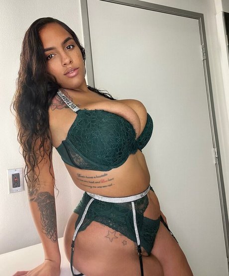 Brasi Quinzel model best photo