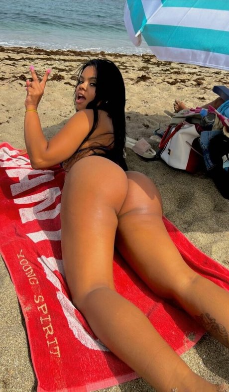 Rihanna Miller model erotic pics