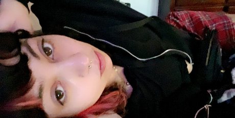 its julieee_ nudes model pic