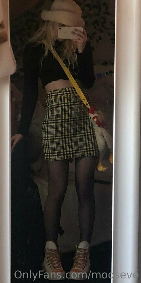 small onlyfans erotic picture