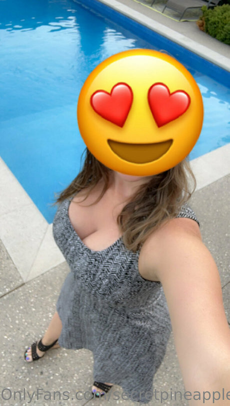 secretpineapplebabe naked star pic