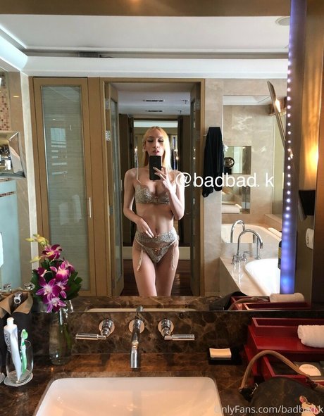badbad k pornographic model pics