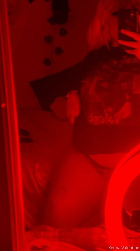 keonavalentine sexy star pic