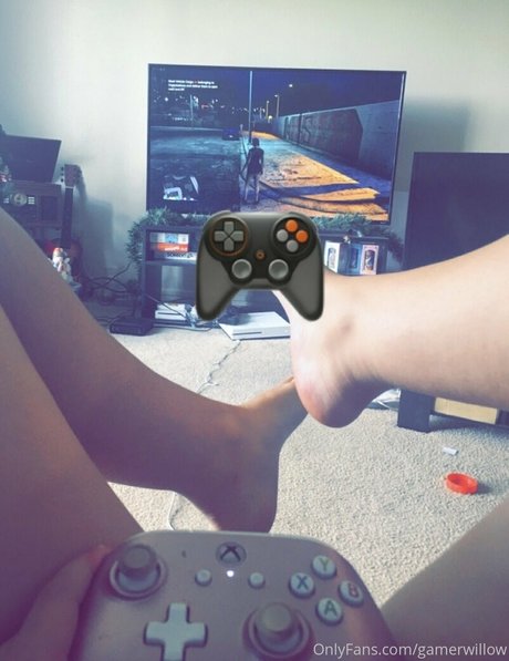 gamerwillow hot star image