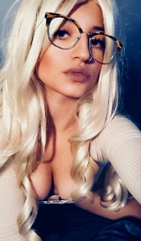 gamerwillow model free pictures