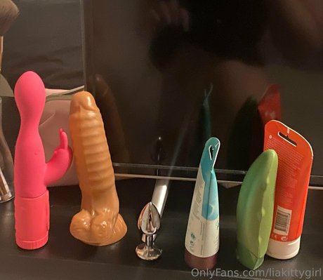 liakittygirl model sexy image