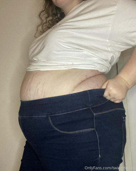 twicethesize erotic model photo