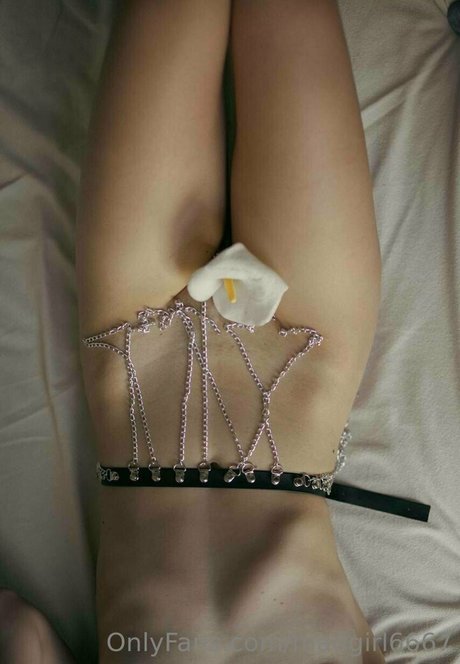 madgirl6667 naked pornstar picture