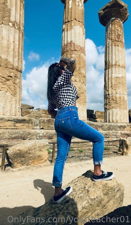 yourteacher01 best actress photo