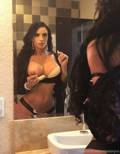 renataryos beautiful actress photo