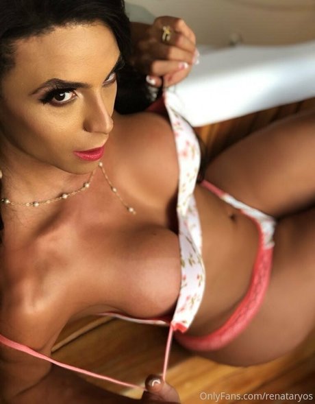 renataryos model naked photo