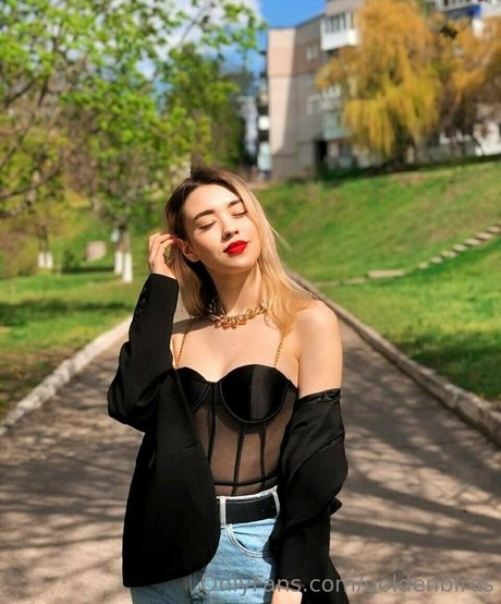 goldenbirds sex actress image