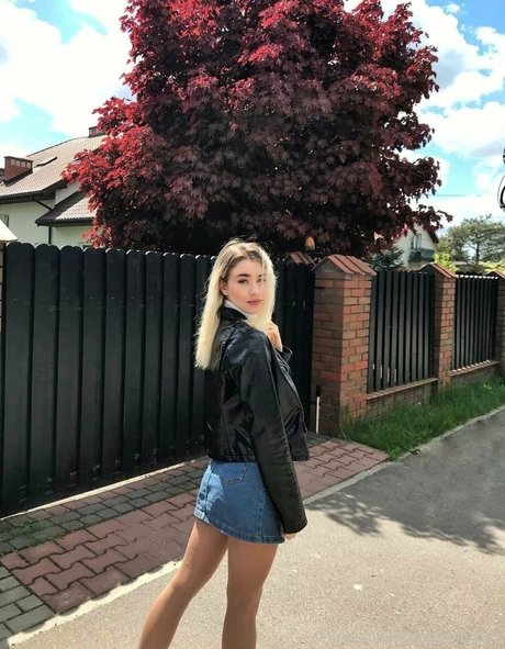 goldenbirds pornstar naked images