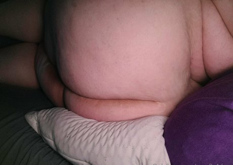 curv3s4days model pornographic pictures