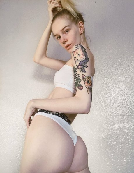 queengem__ beautiful pornstar pictures