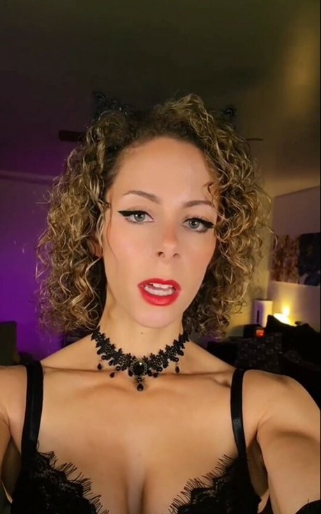 itsmisscurly pornstar nudes image