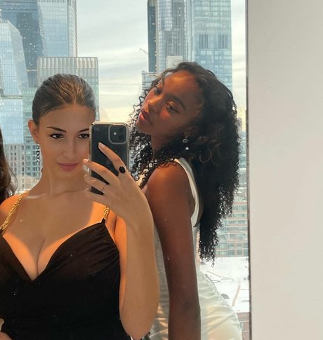 Leilani Azalea model beautiful pics