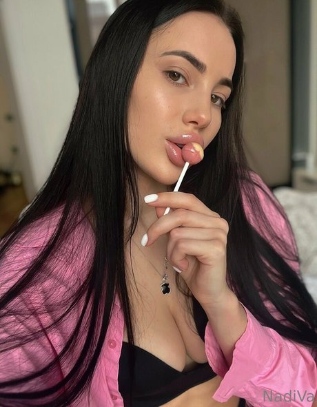 Nadinnadi porn actress photo