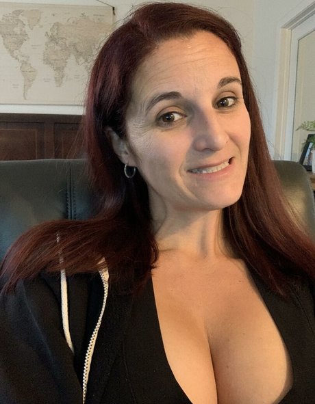 thick ass onlyfans erotic image