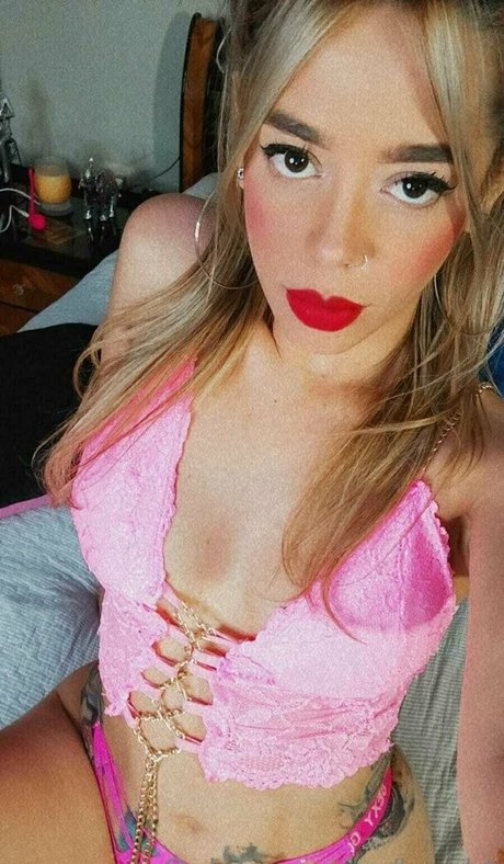 lucybt sexy actress pics