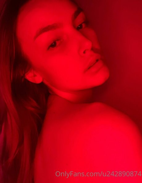 callme naomi erotic model galleries