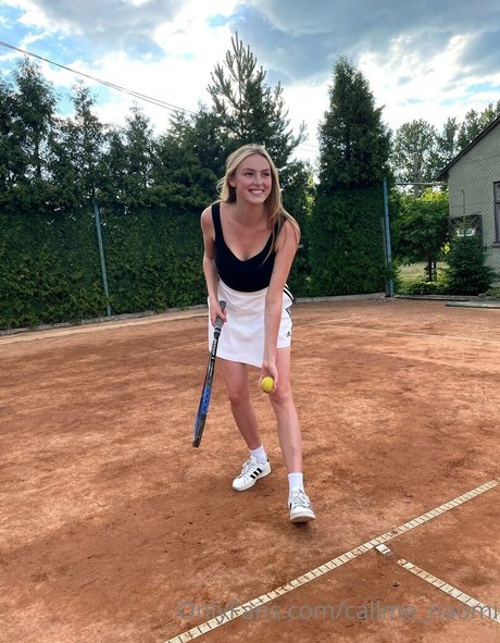 callme naomi adult model photo