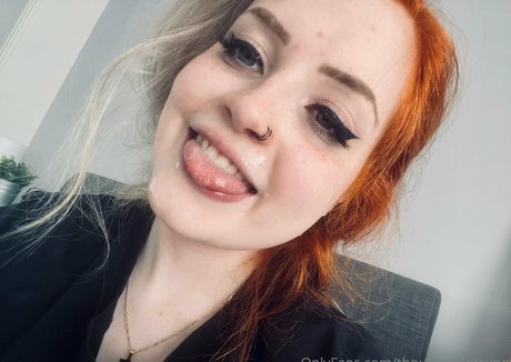 thoushallnotsimp pornstar gallery