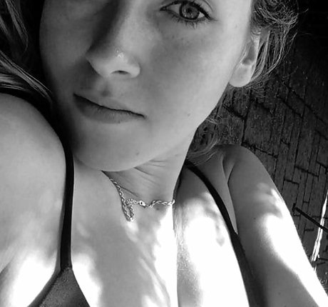 emilycc top model photo