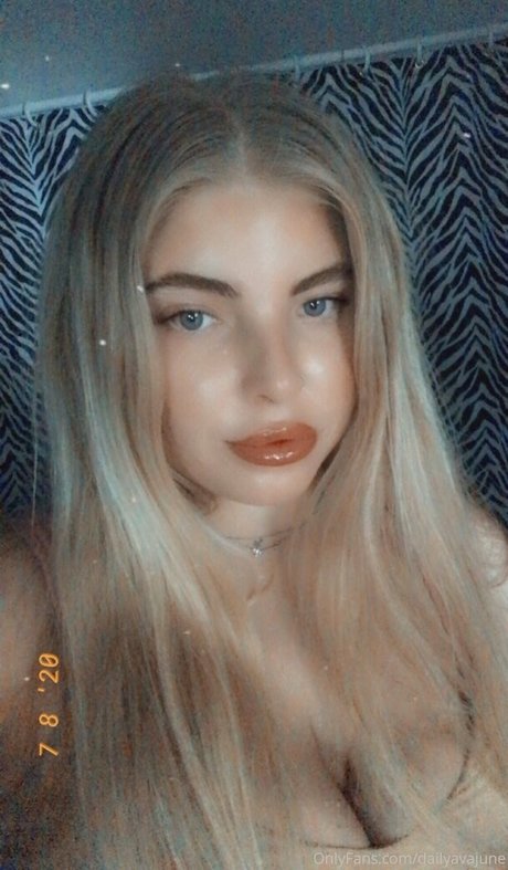 dailyavajune model adult pic