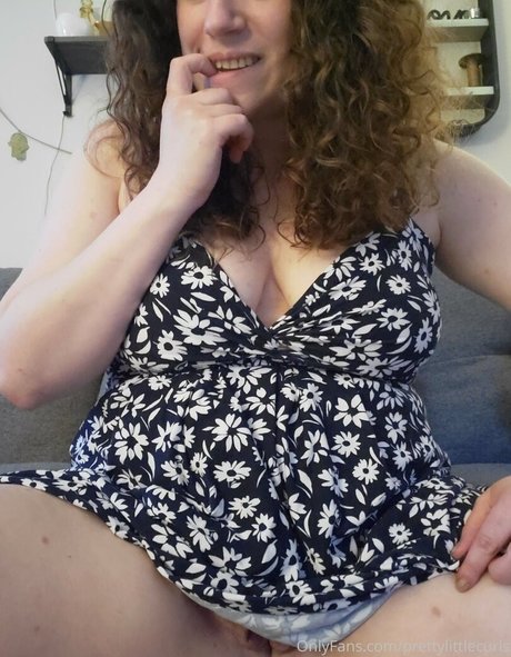 prettylittlecurls model pornographic archive