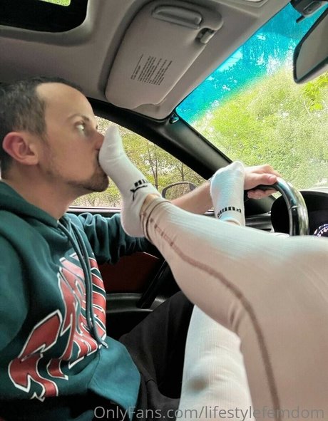 Goddess Kira star sexy pics