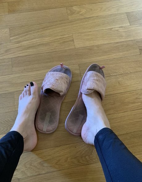 Goddess Kira sex actress photos