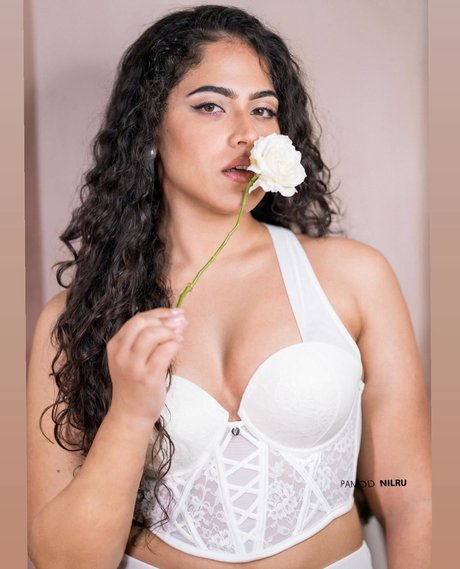 Sandani Fernando naked actress archive