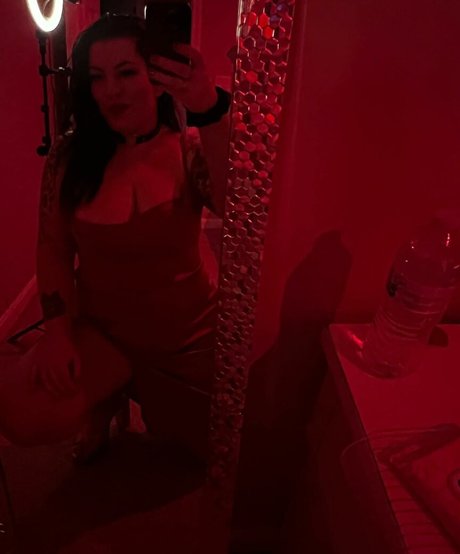 Cuntsuela nude actress photos