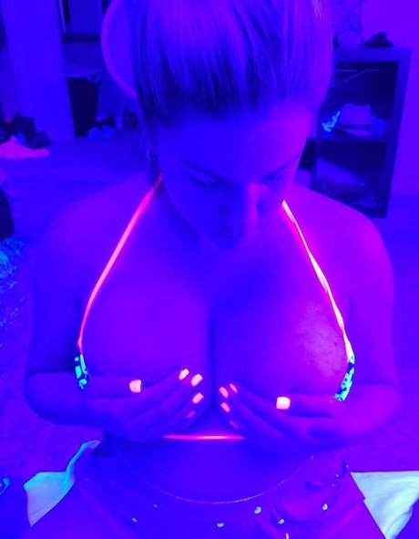 Hotnursefla nude star image