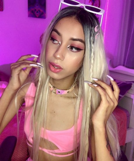 Karoll Valencia nice model galleries