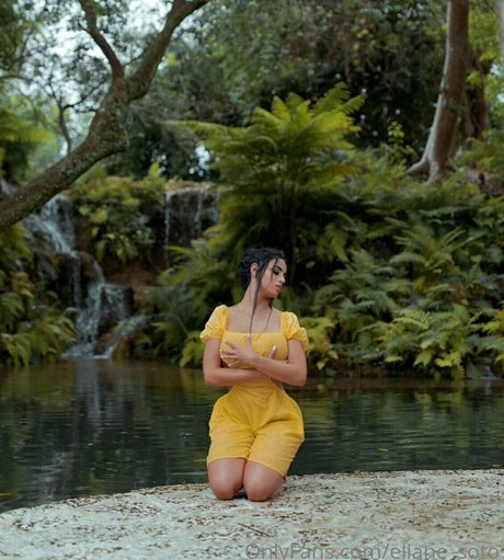 Eliane Soto model hot photo