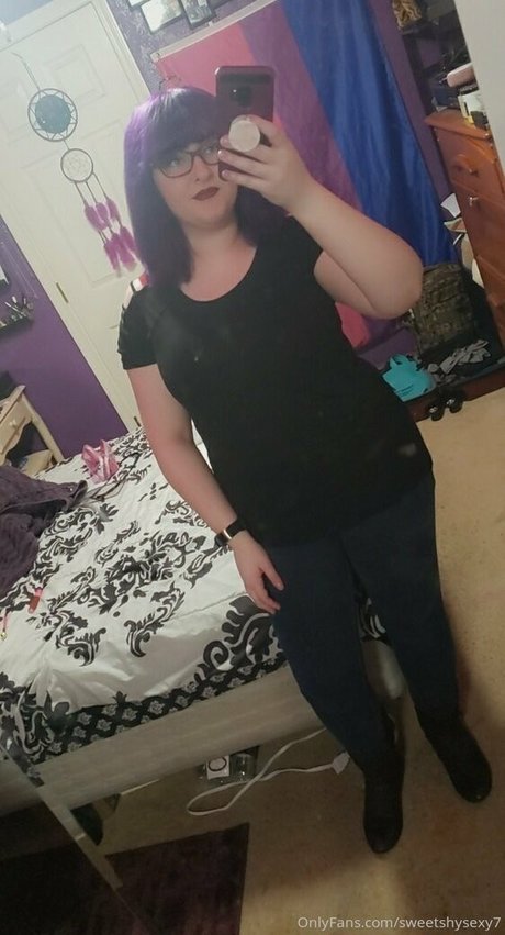 sweetshysexy7 adult model photo