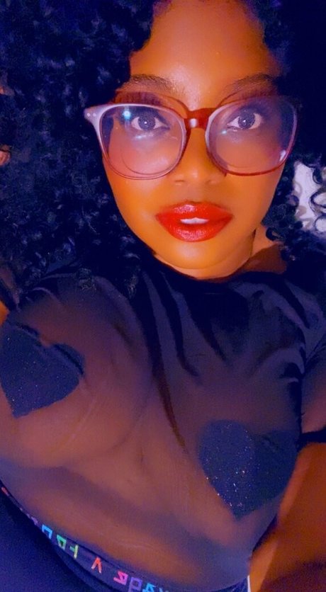 ohlivvynoir top star photos