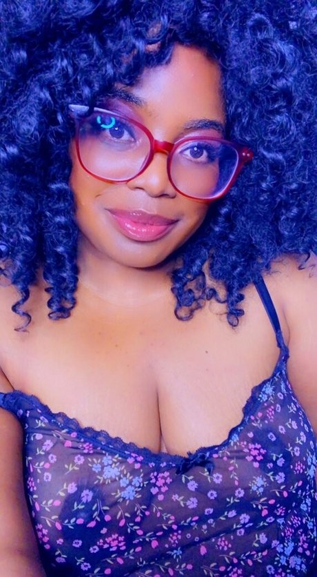 ohlivvynoir pornstar high quality photo