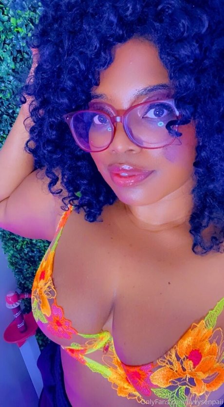 ohlivvynoir naked star picture