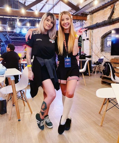 Riyuuka model hot image