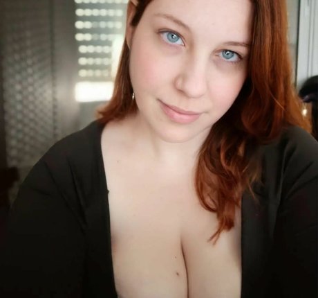 RedheadAnne model nudes images