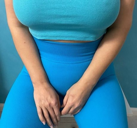 Ella Mom star top pics