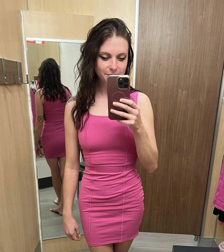 MudslinginTrainwreckVIP erotic star image