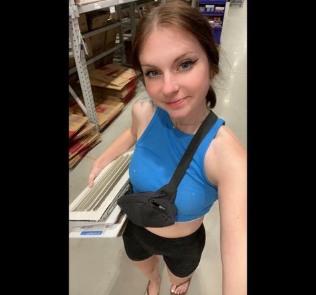 MudslinginTrainwreckVIP model nude photos