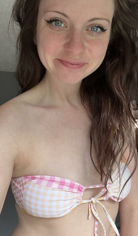 MudslinginTrainwreckVIP pretty star pic