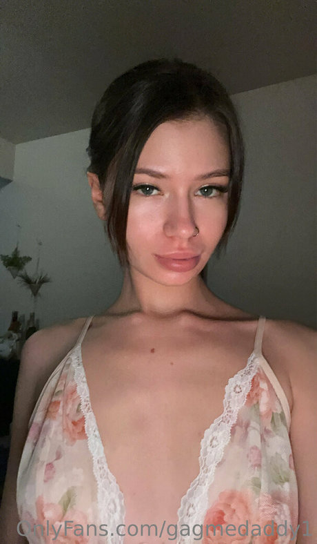 Nicole Kinsley model pornographic picture