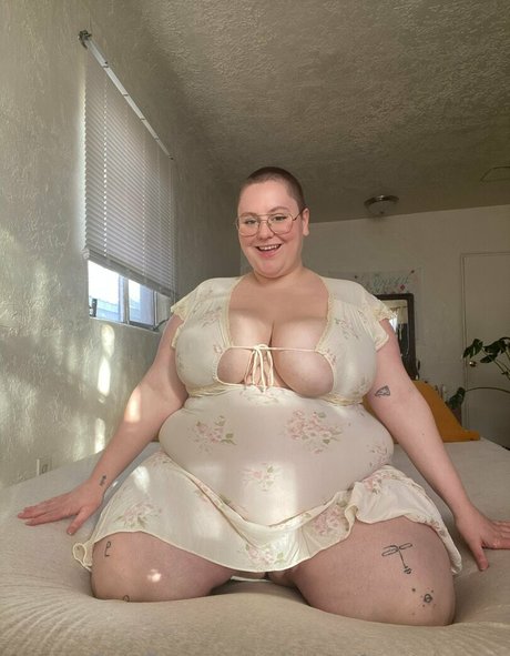 bbwfrogprincess model perfect pic