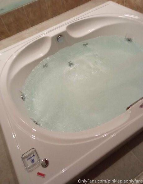 pinkiepiemid model pornographic archive